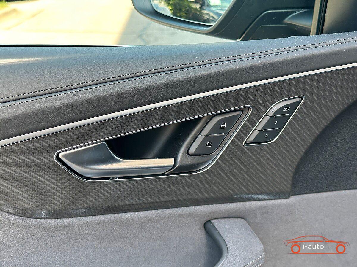 Audi RSQ8 Performance TFSI quattro za 157900€