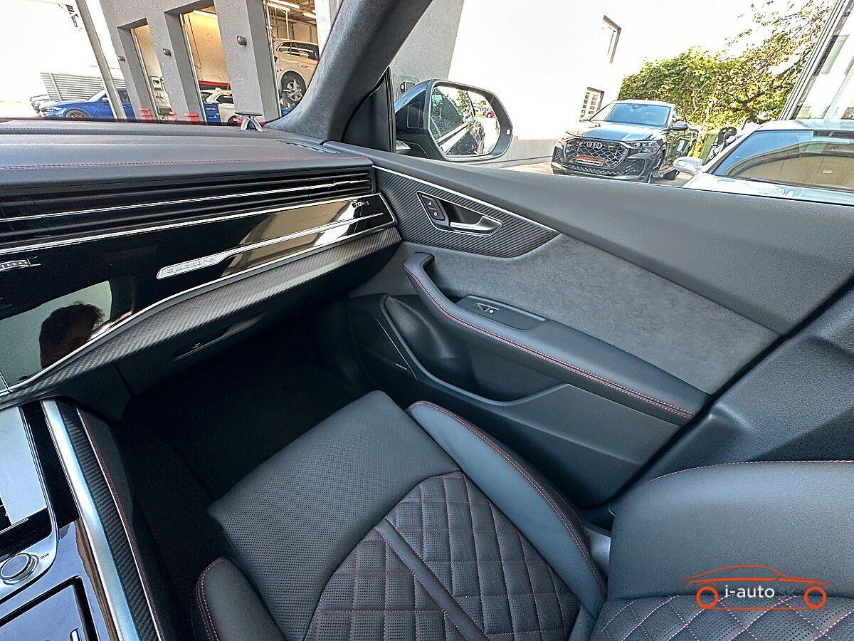 Audi Q8 TFSI e quattro  za 121600€