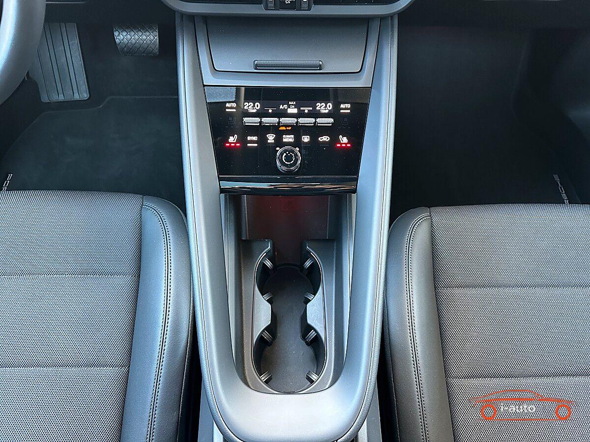 Porsche Macan 4 Electric  za 85470€