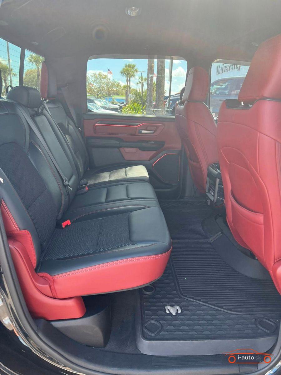 Dodge RAM 5.7L V8 HEMI Rebel 4x4 CrewCab za 73730€