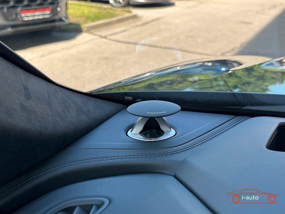 Audi Q8 TFSI e quattro  za 121600€