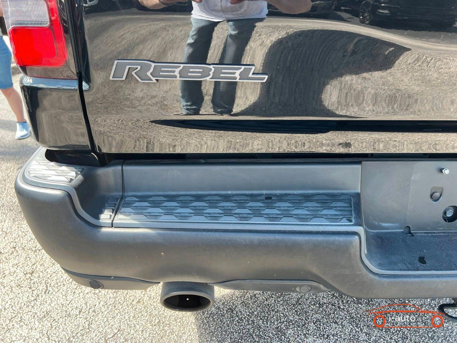 Dodge RAM 5.7L V8 HEMI Rebel 4x4 CrewCab za 73730€