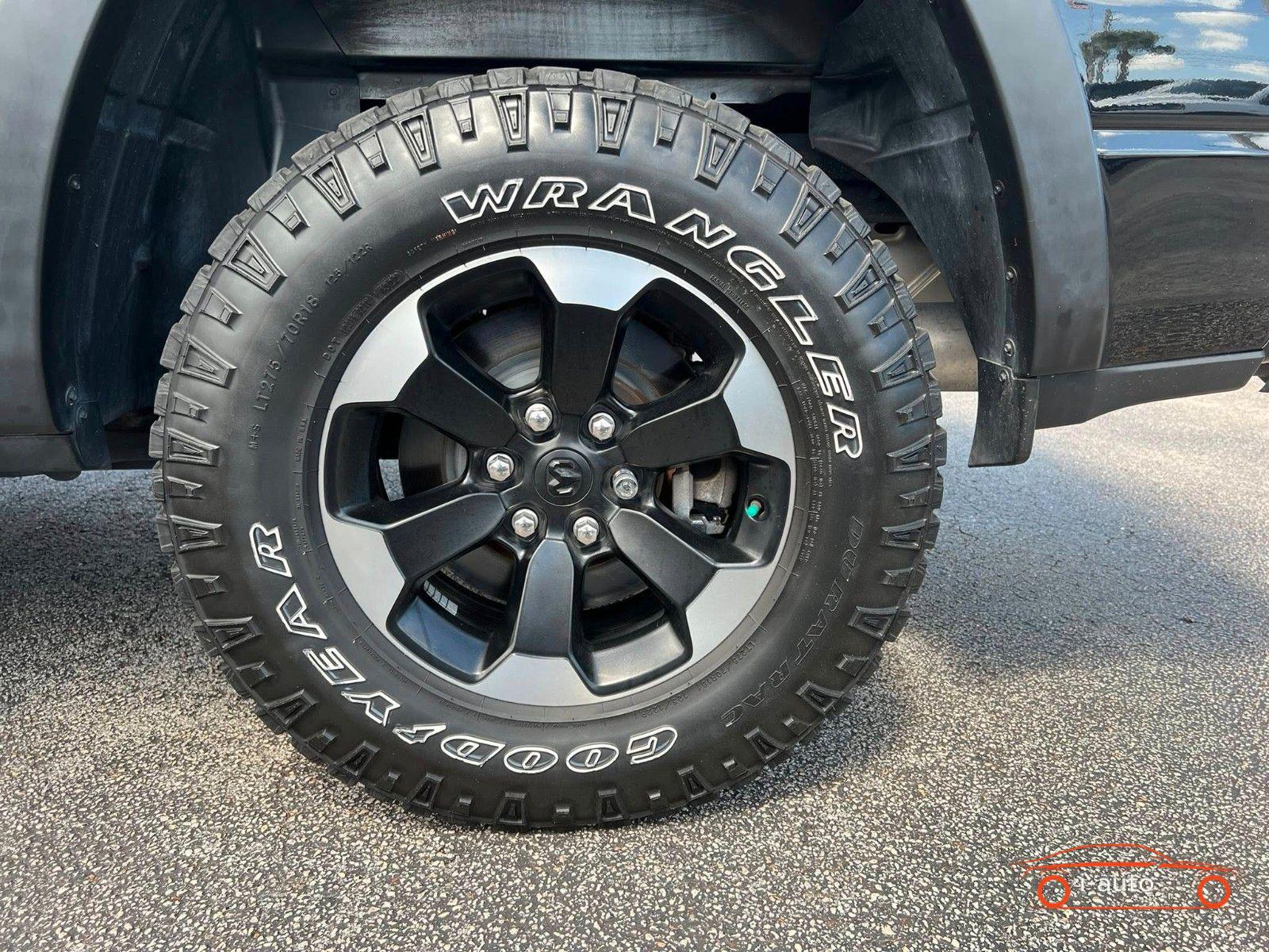 Dodge RAM 5.7L V8 HEMI Rebel 4x4 CrewCab za 73730€