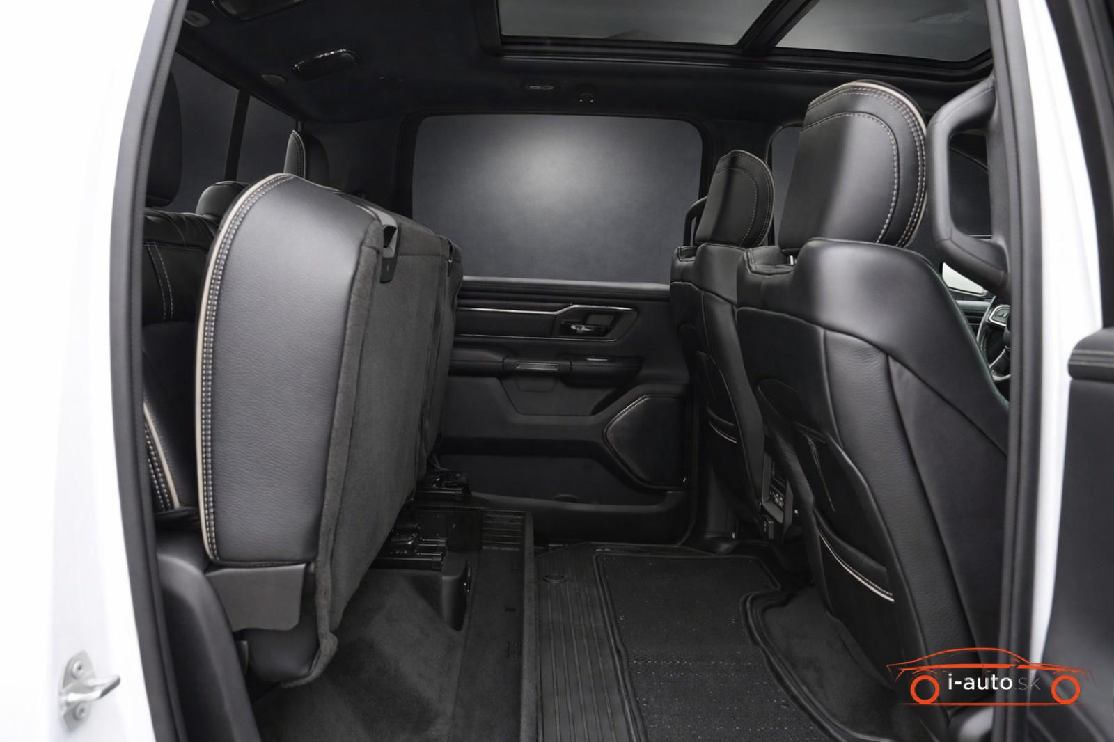 Dodge RAM 5.7 V8 HEMI 4x4 CREW CAB LIMITED za 78340€