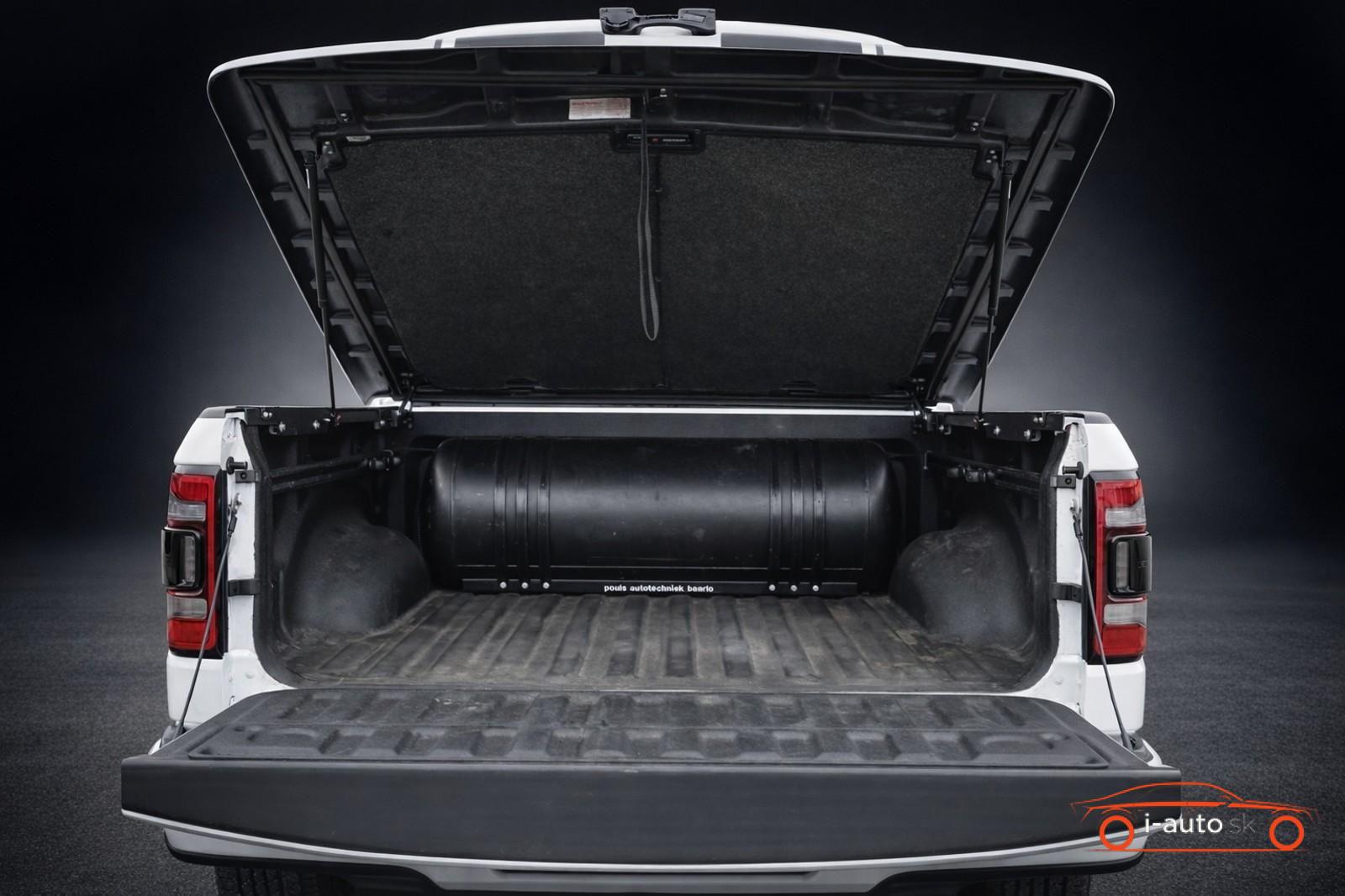 Dodge RAM 5.7 V8 HEMI 4x4 CREW CAB LIMITED za 78340€
