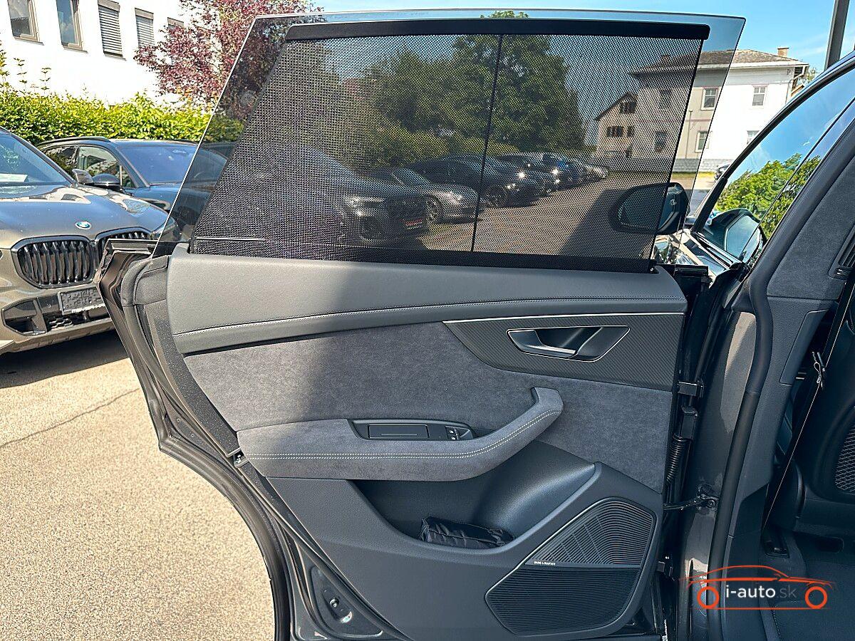 Audi RSQ8 Performance TFSI quattro za 157900€