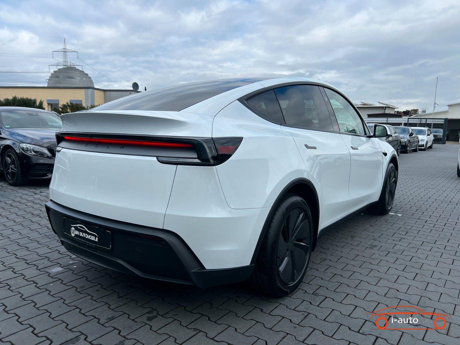 Tesla Model Y SR Juniper Premium za 52760€