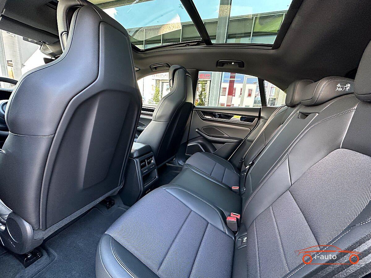 Porsche Macan 4 Electric  za 85470€