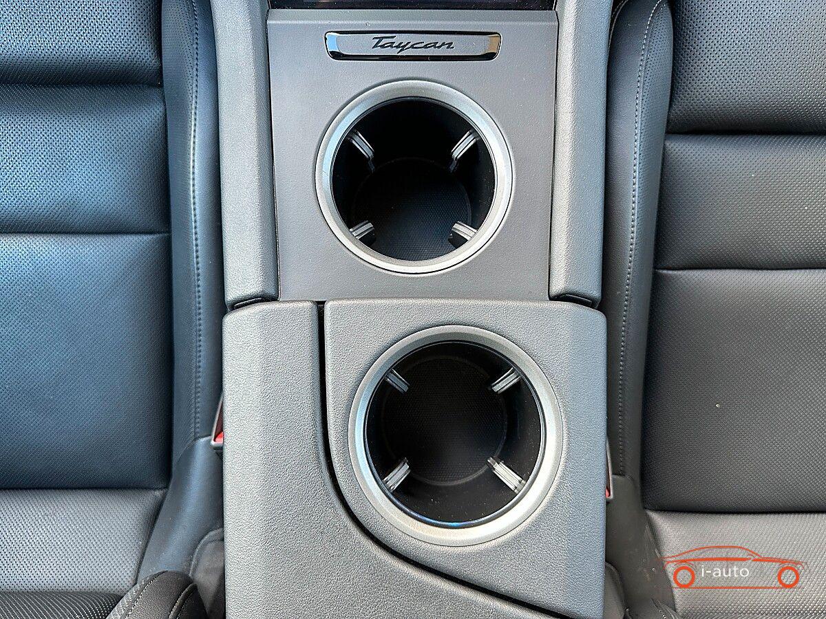 Porsche Taycan 4 Cross Turismo  za 80950€