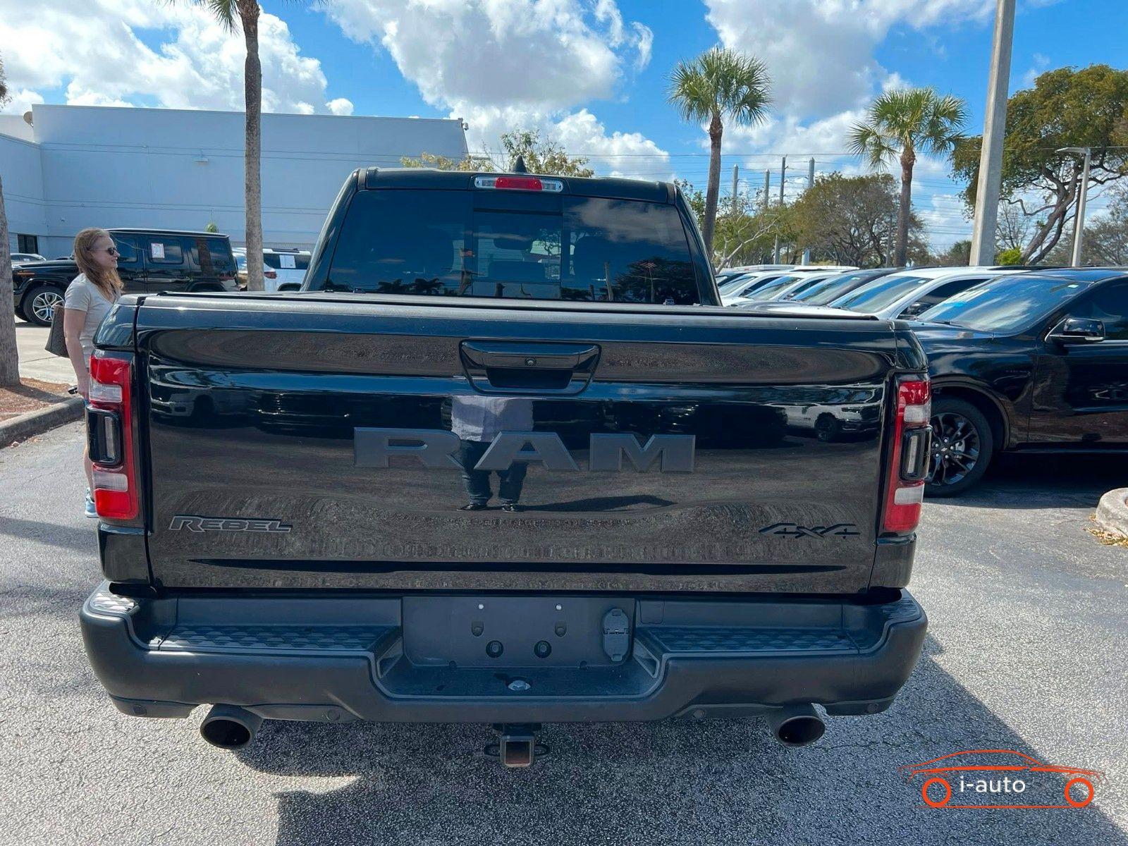 Dodge RAM 5.7L V8 HEMI Rebel 4x4 CrewCab za 73730€