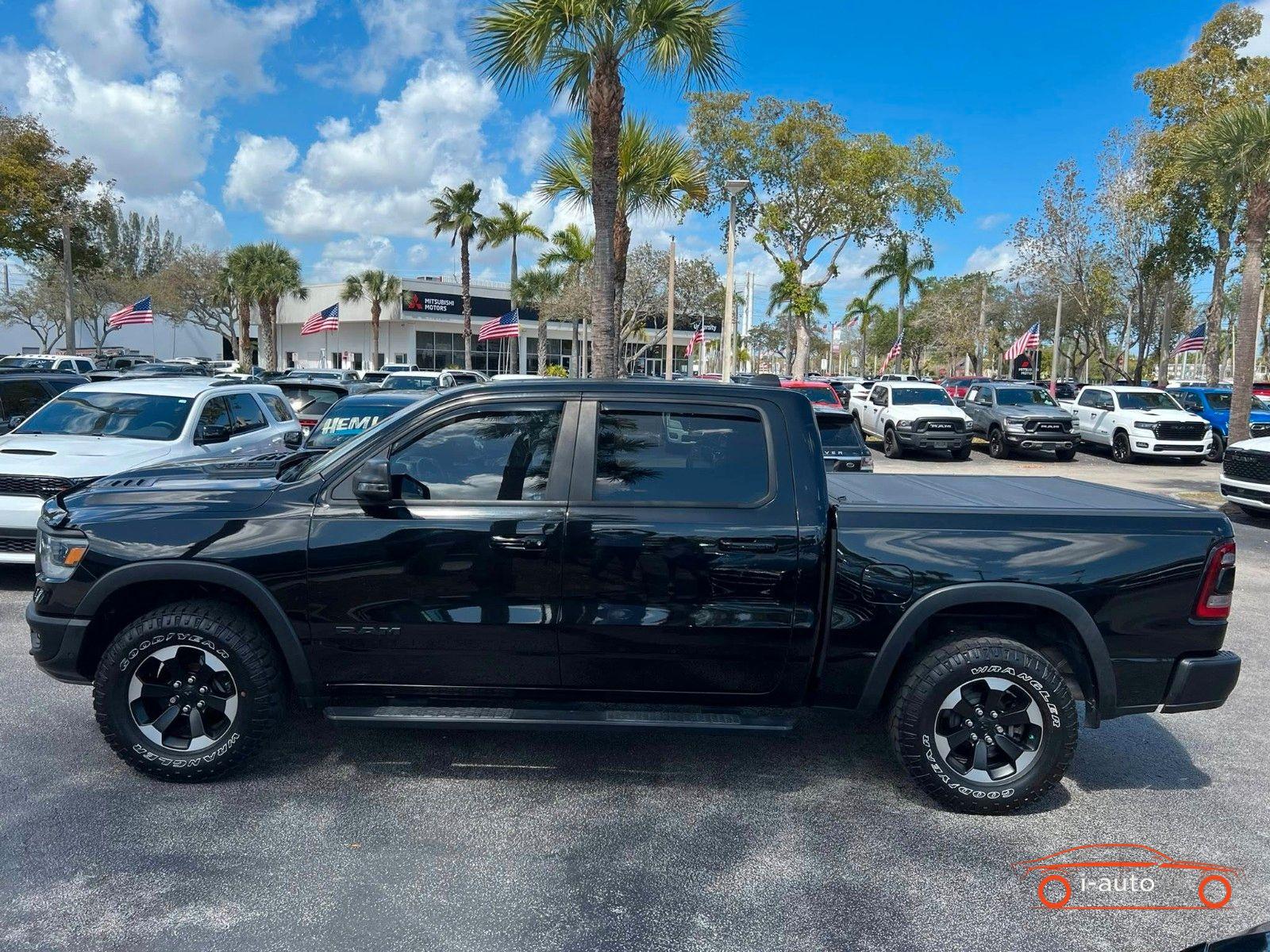 Dodge RAM 5.7L V8 HEMI Rebel 4x4 CrewCab za 73730€