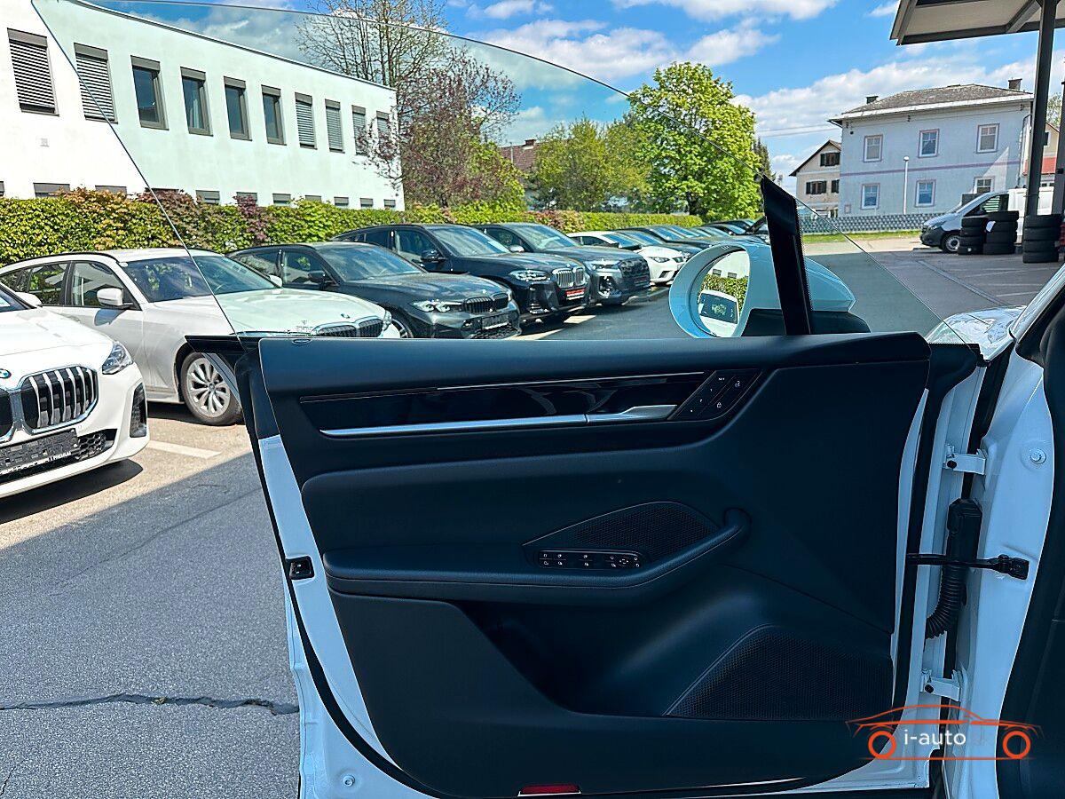 Porsche Macan 4 Electric  za 85470€