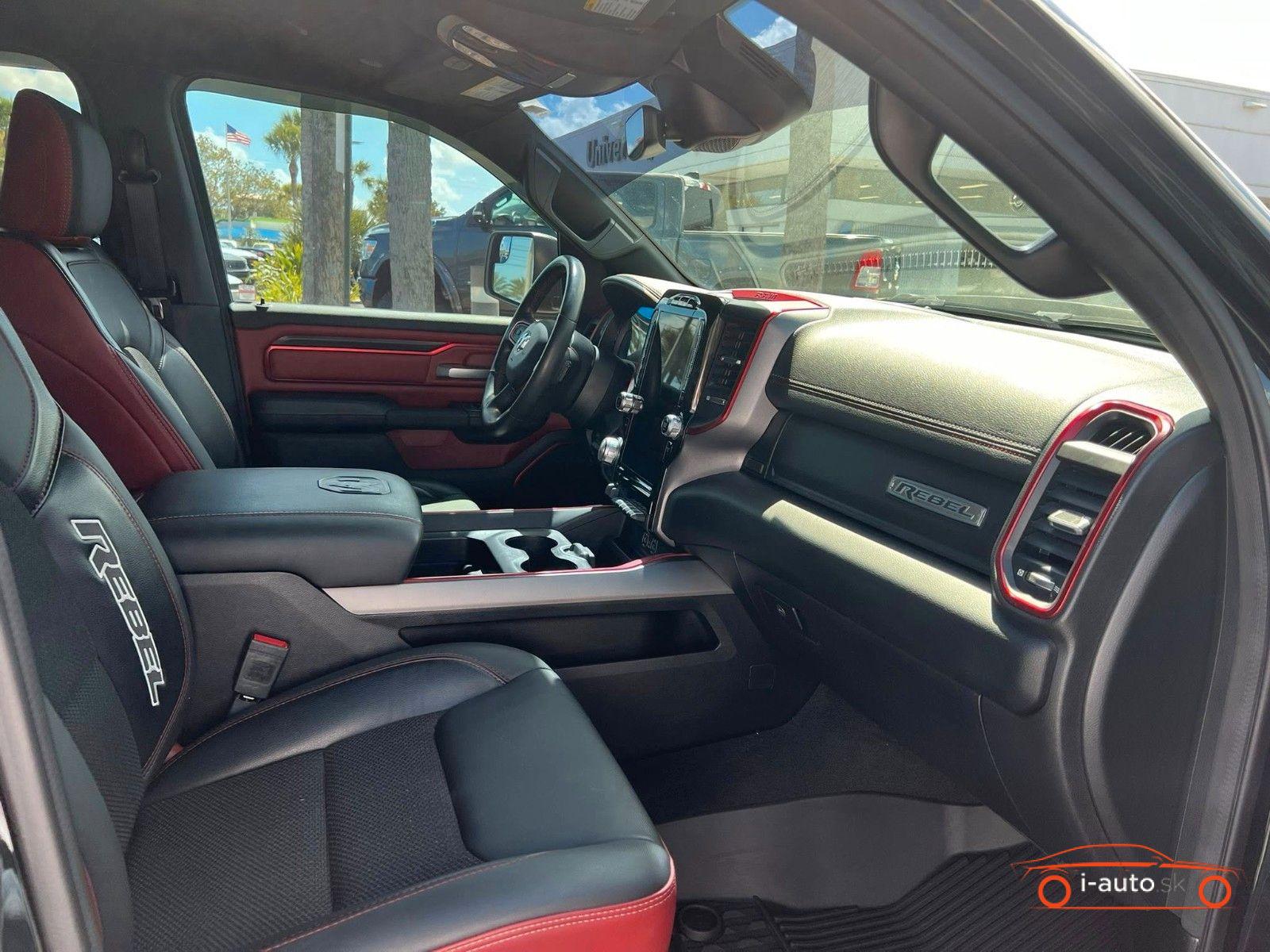 Dodge RAM 5.7L V8 HEMI Rebel 4x4 CrewCab za 73730€