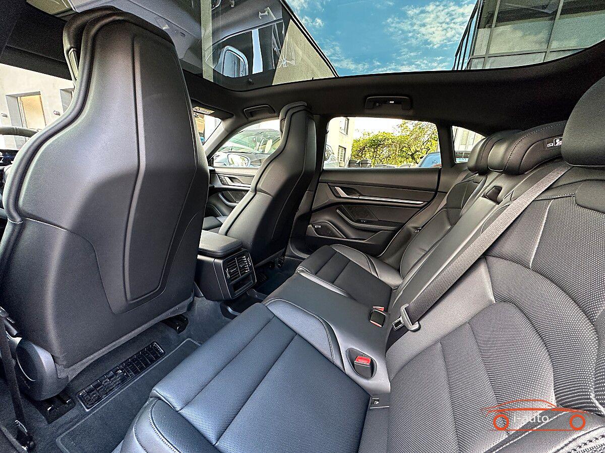 Porsche Taycan 4 Cross Turismo  za 80950€