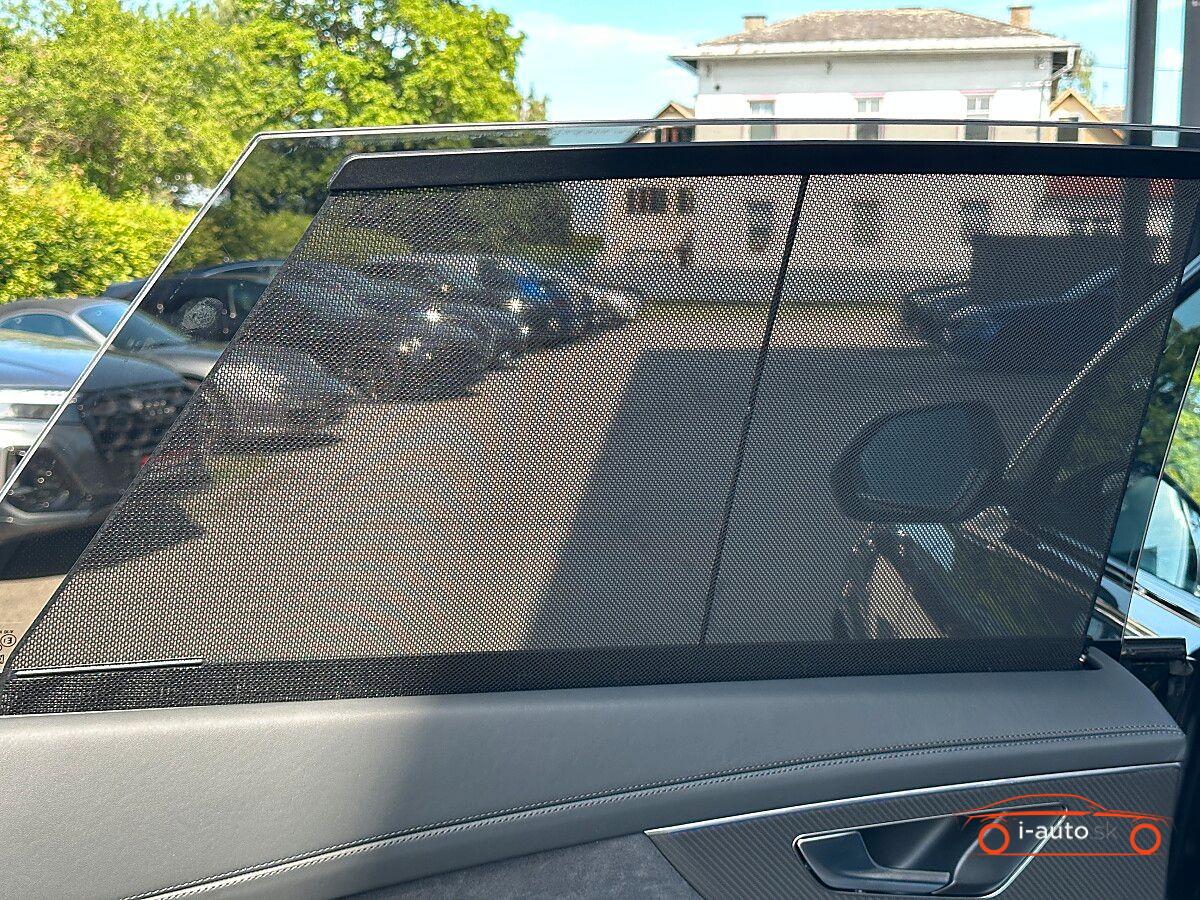 Audi RSQ8 Performance TFSI quattro za 157900€