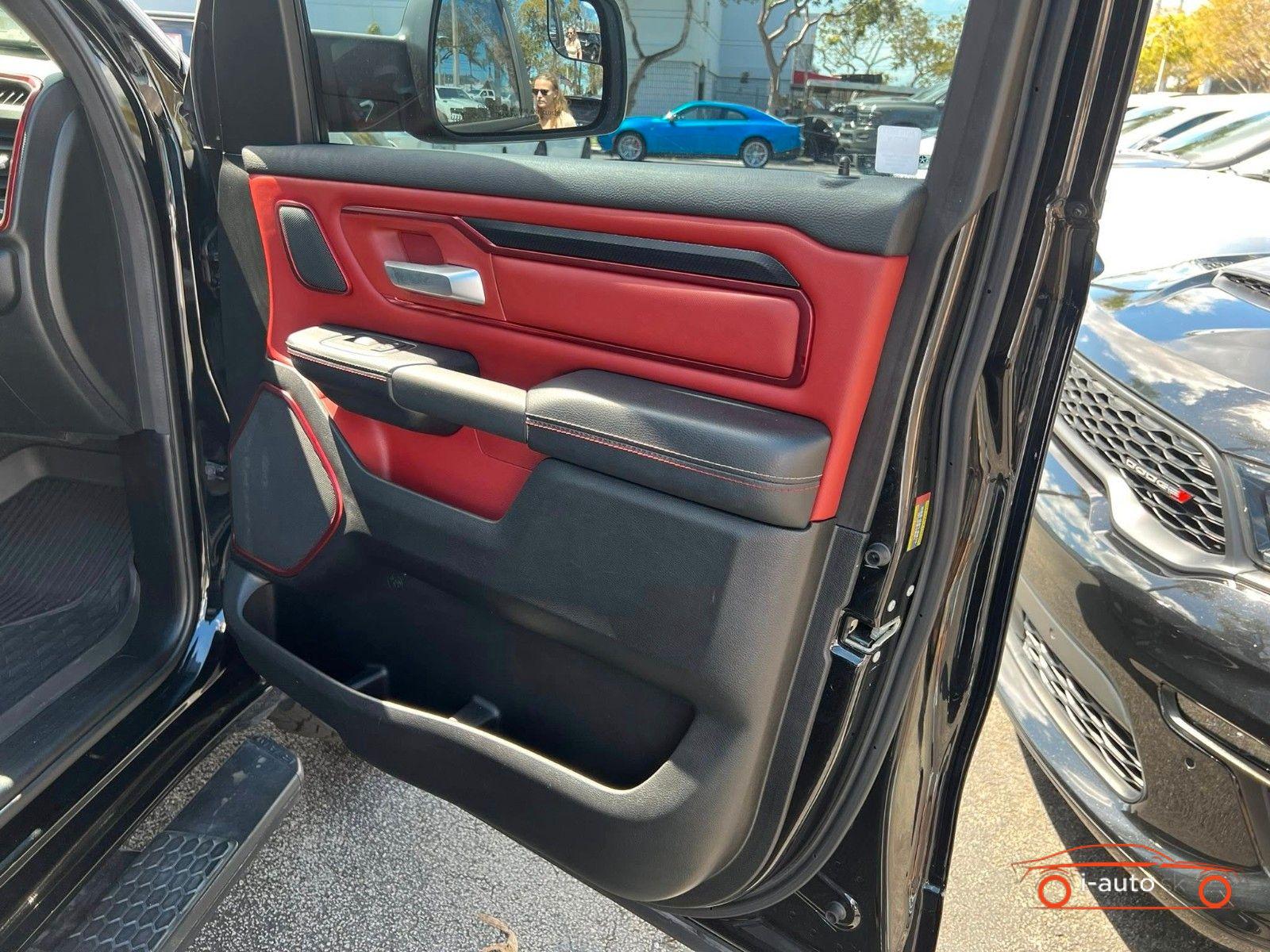 Dodge RAM 5.7L V8 HEMI Rebel 4x4 CrewCab za 73730€