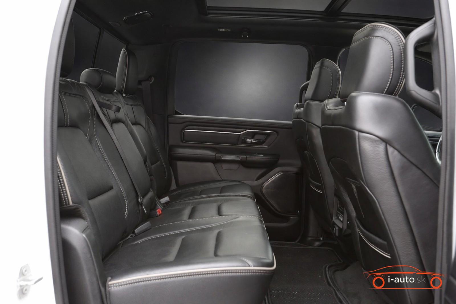 Dodge RAM 5.7 V8 HEMI 4x4 CREW CAB LIMITED za 78340€