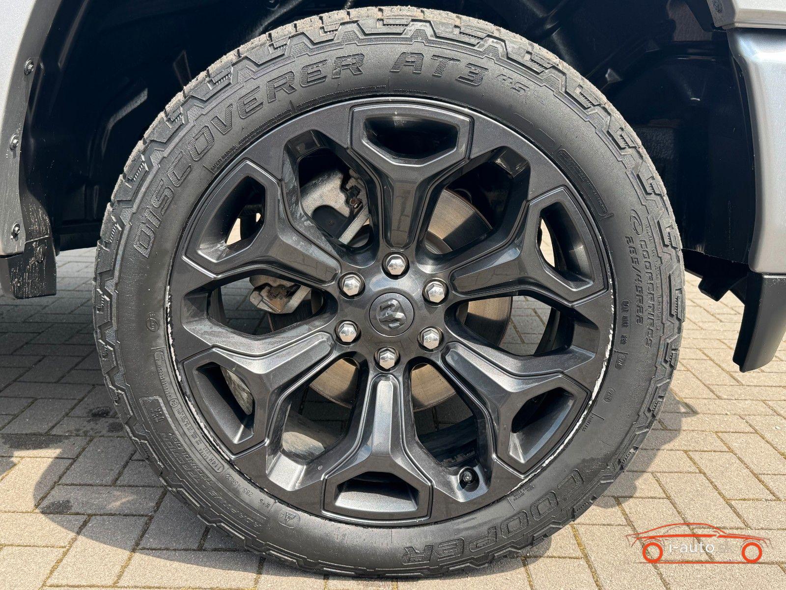 Dodge RAM 5.7L V8 4x4 Limited za 65500€
