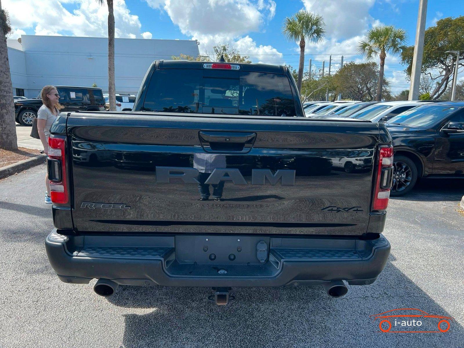 Dodge RAM 5.7L V8 HEMI Rebel 4x4 CrewCab za 73730€