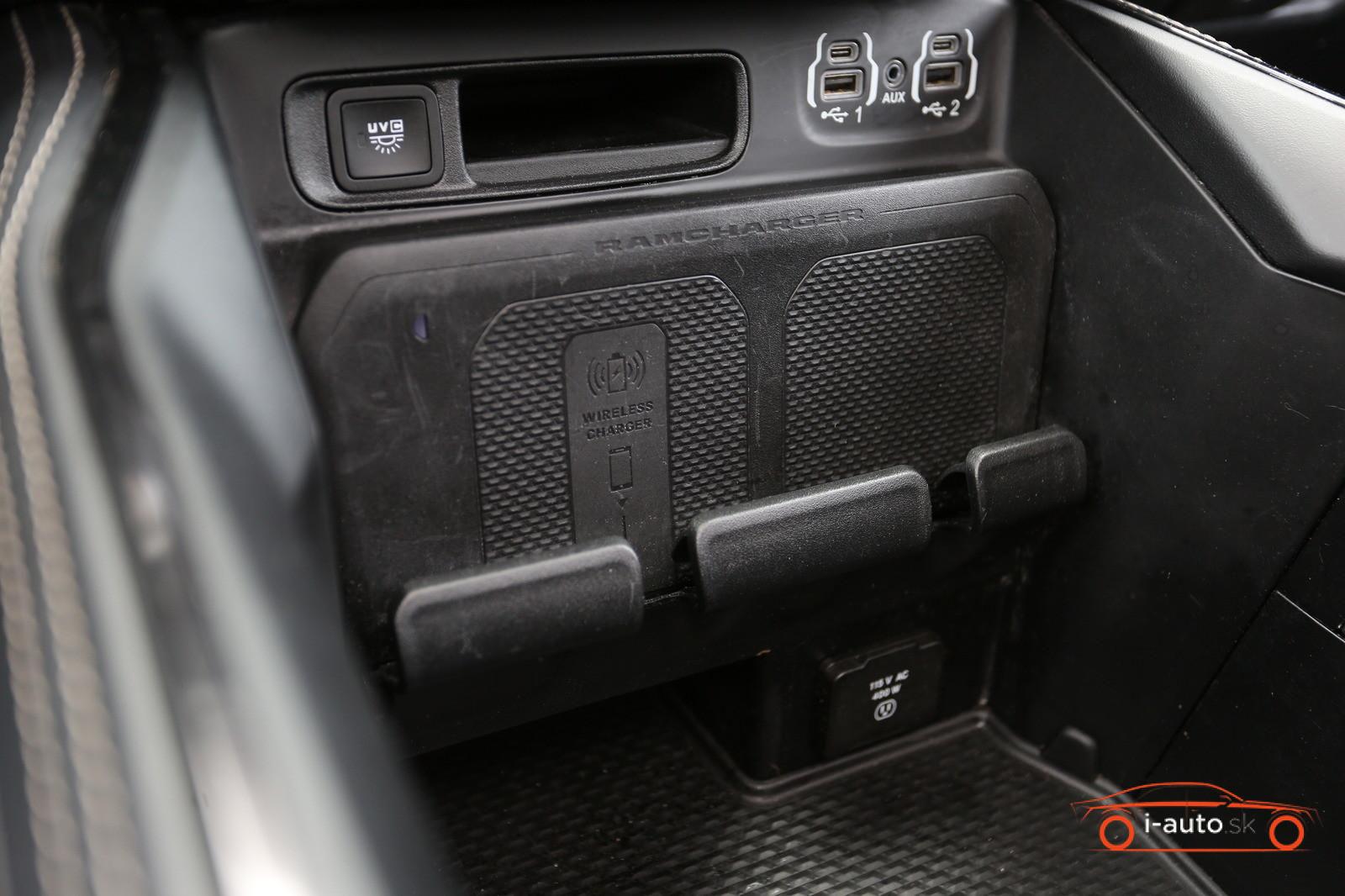 Dodge RAM 5.7 V8 HEMI 4x4 CREW CAB LIMITED za 78340€