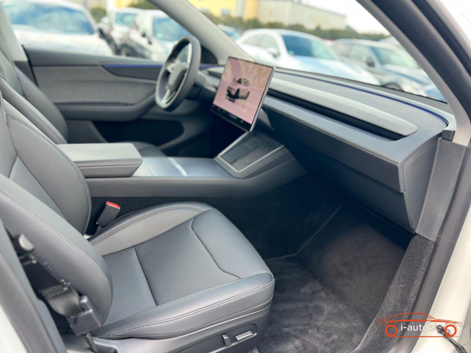 Tesla Model Y SR Juniper Premium za 52760€