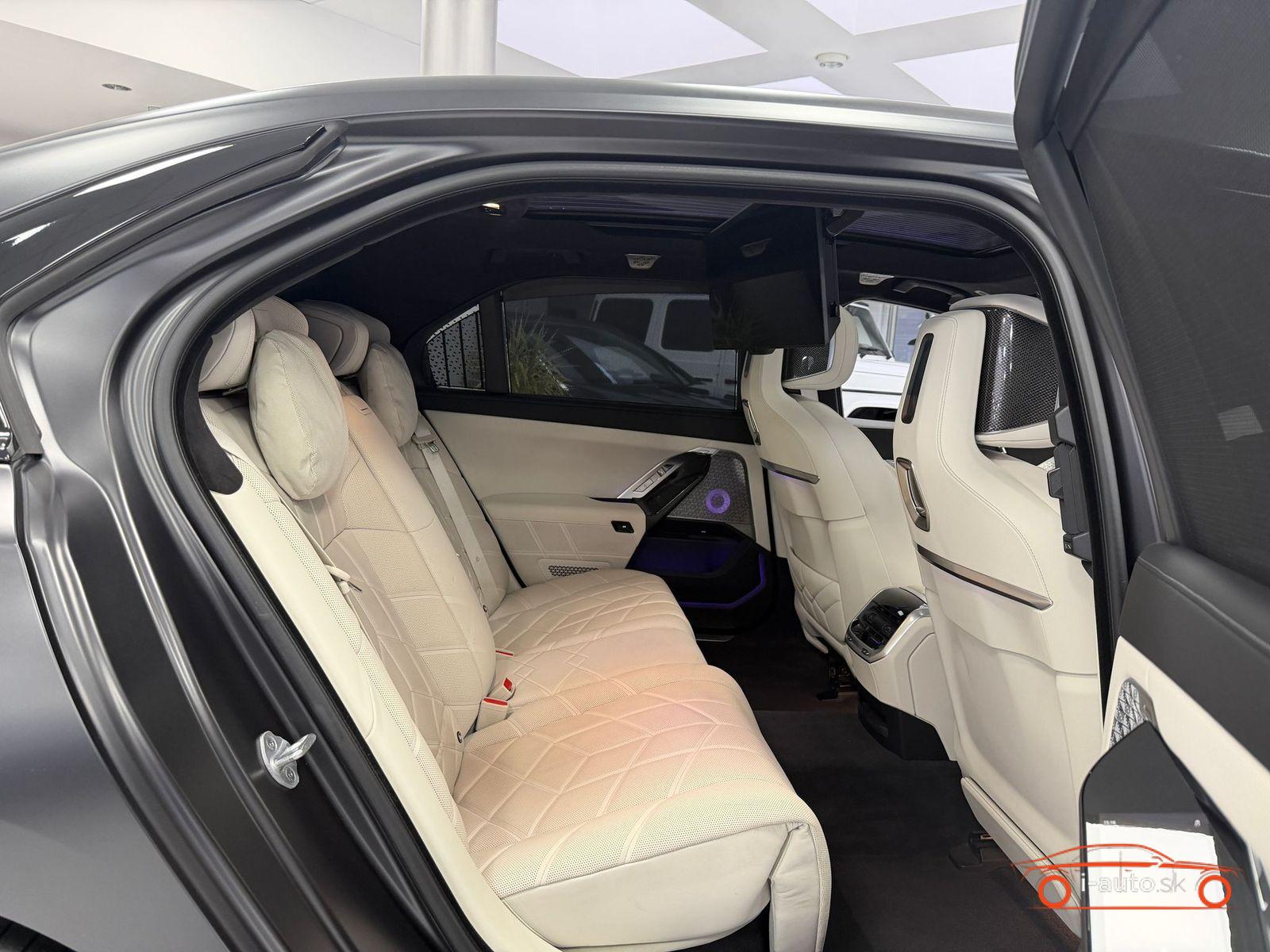 BMW 7 M760e xDrive M Performance Executive za 128920€