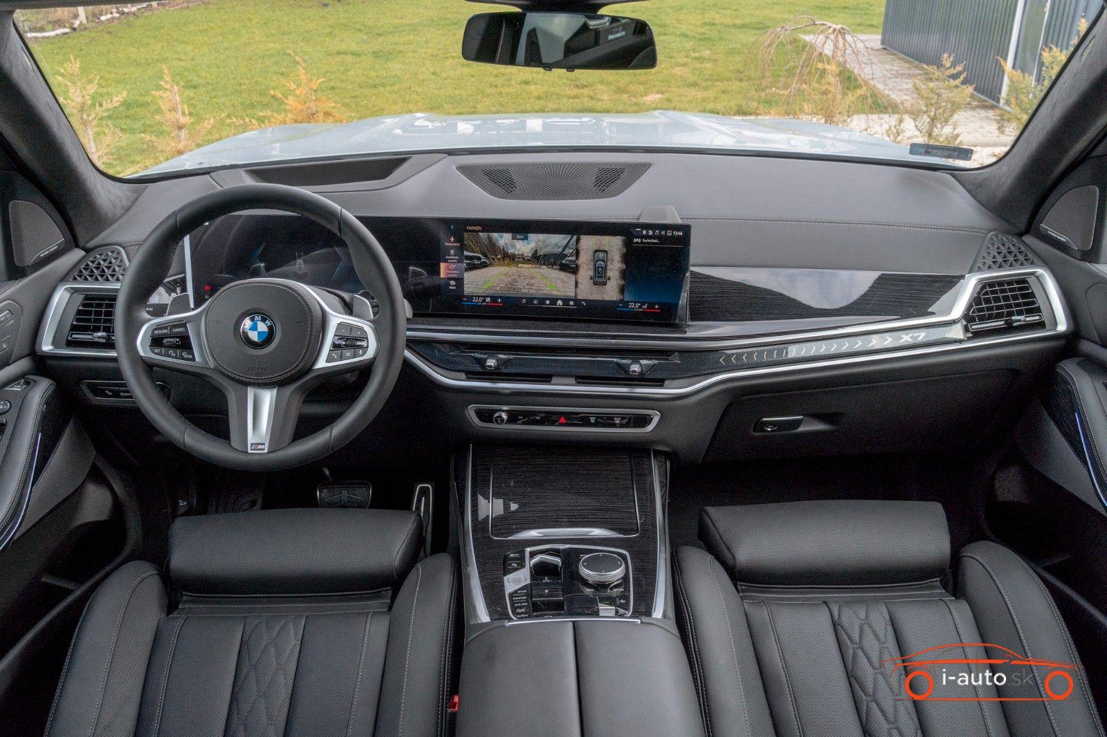 BMW X7 40d M  za 111400€