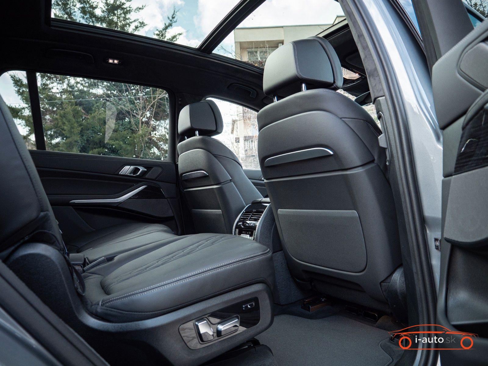 BMW X7 40d M  za 111300€