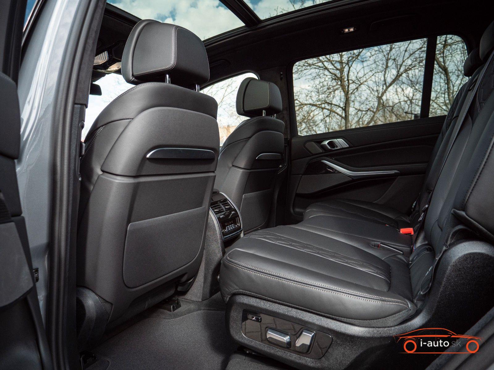 BMW X7 40d M  za 111300€