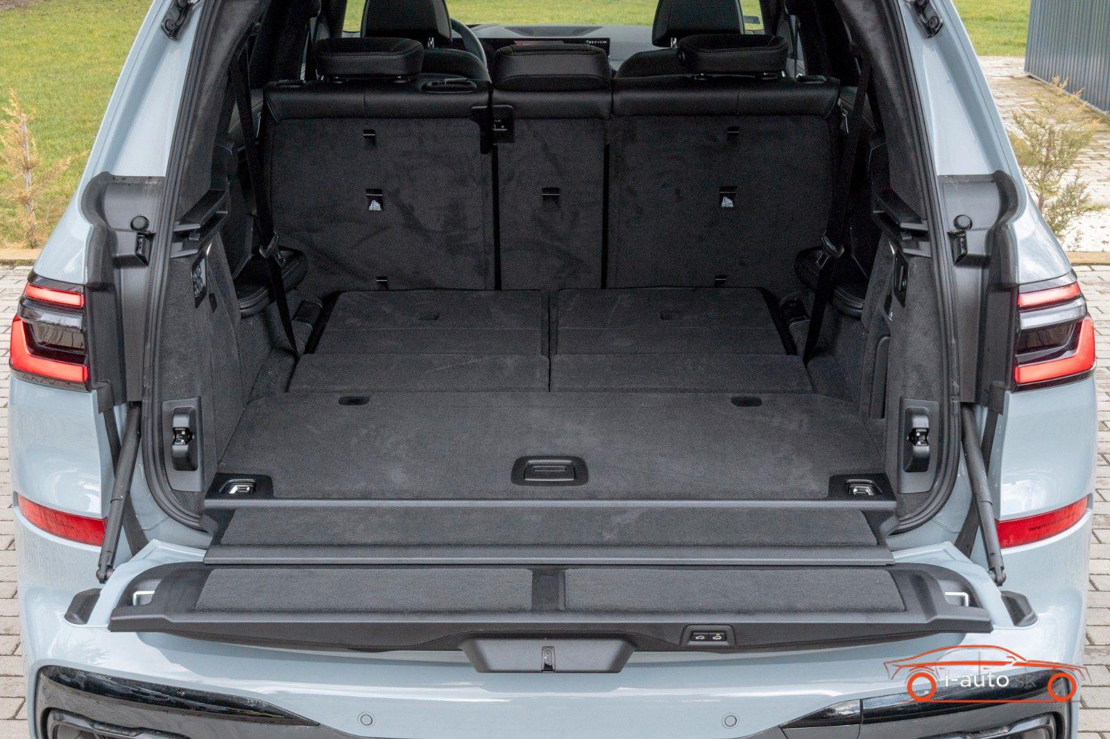 BMW X7 40d M  za 111400€