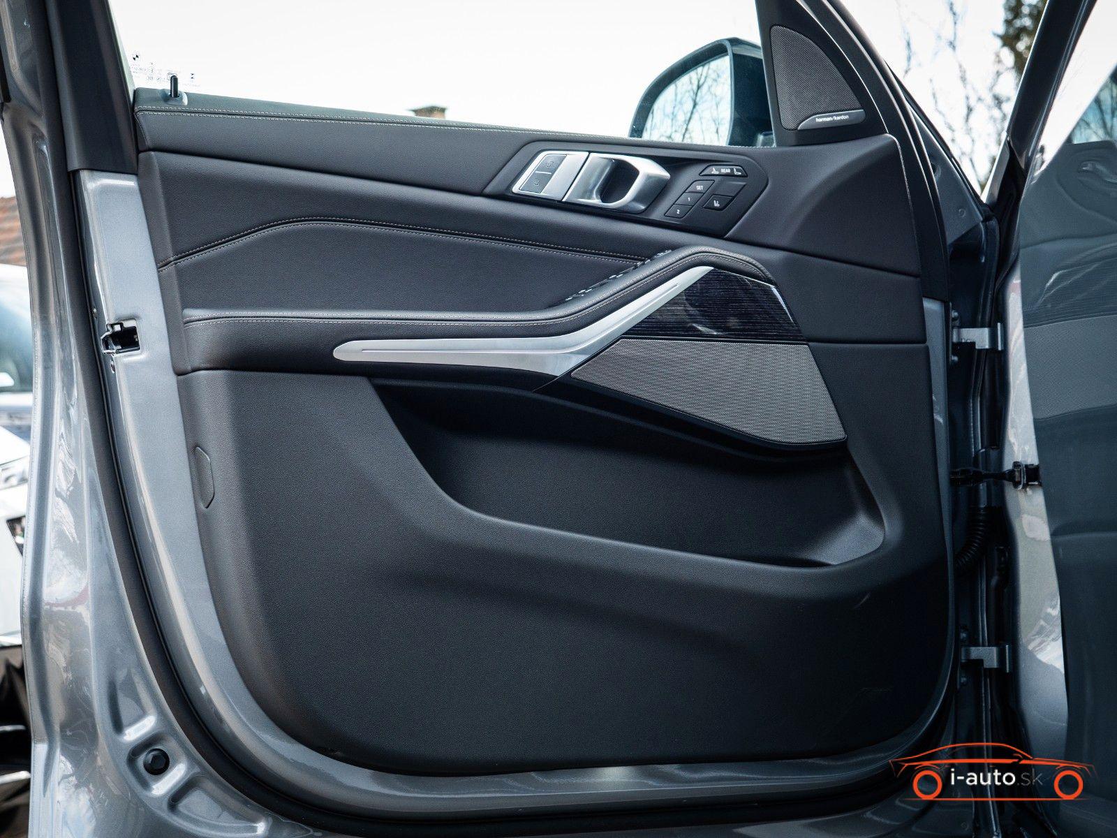 BMW X7 40d M  za 111300€