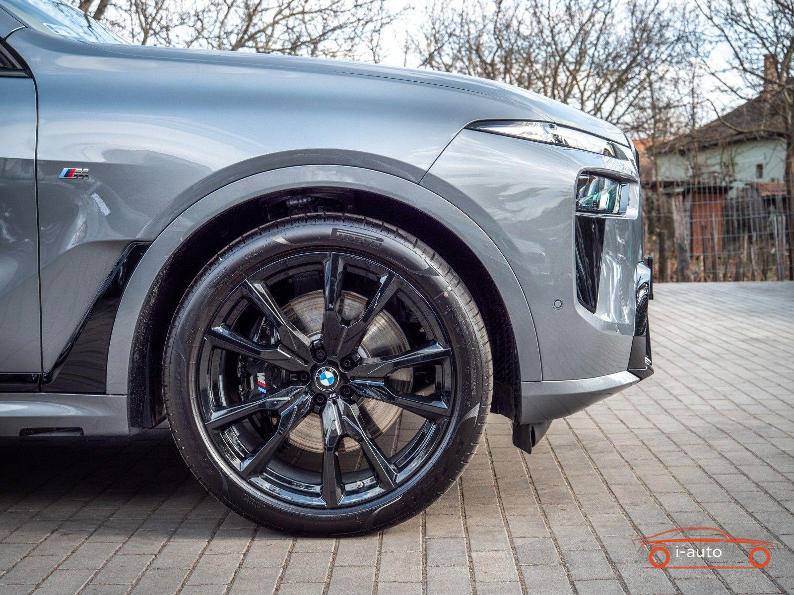 BMW X7 40d M  za 111300€