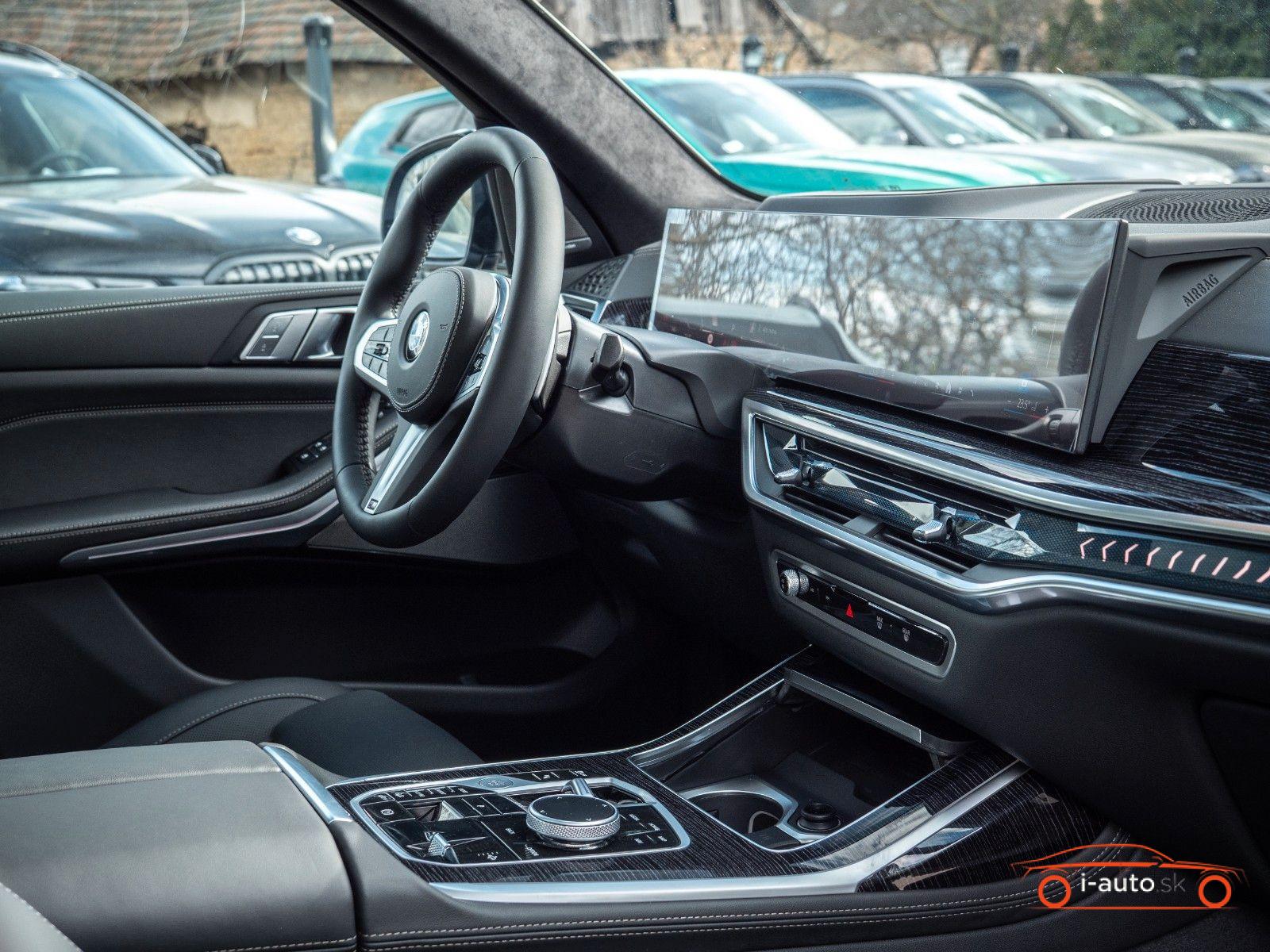 BMW X7 40d M  za 111300€