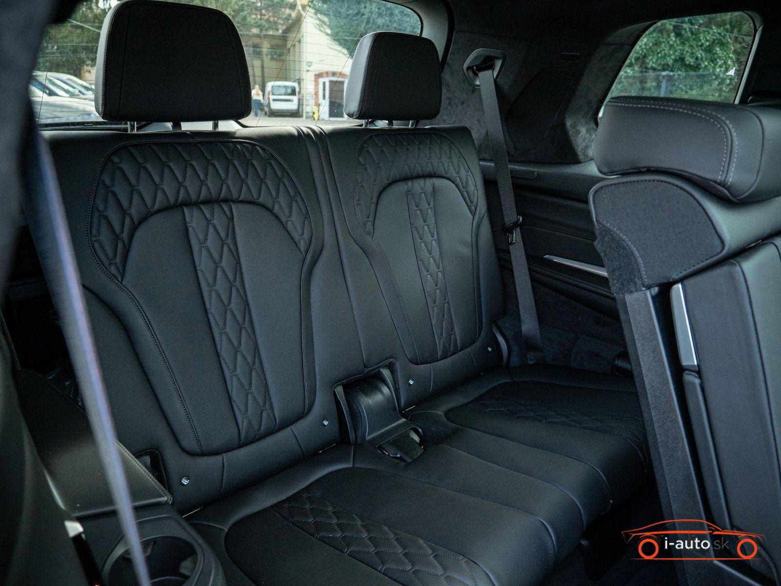 BMW X7 40d M  za 111300€