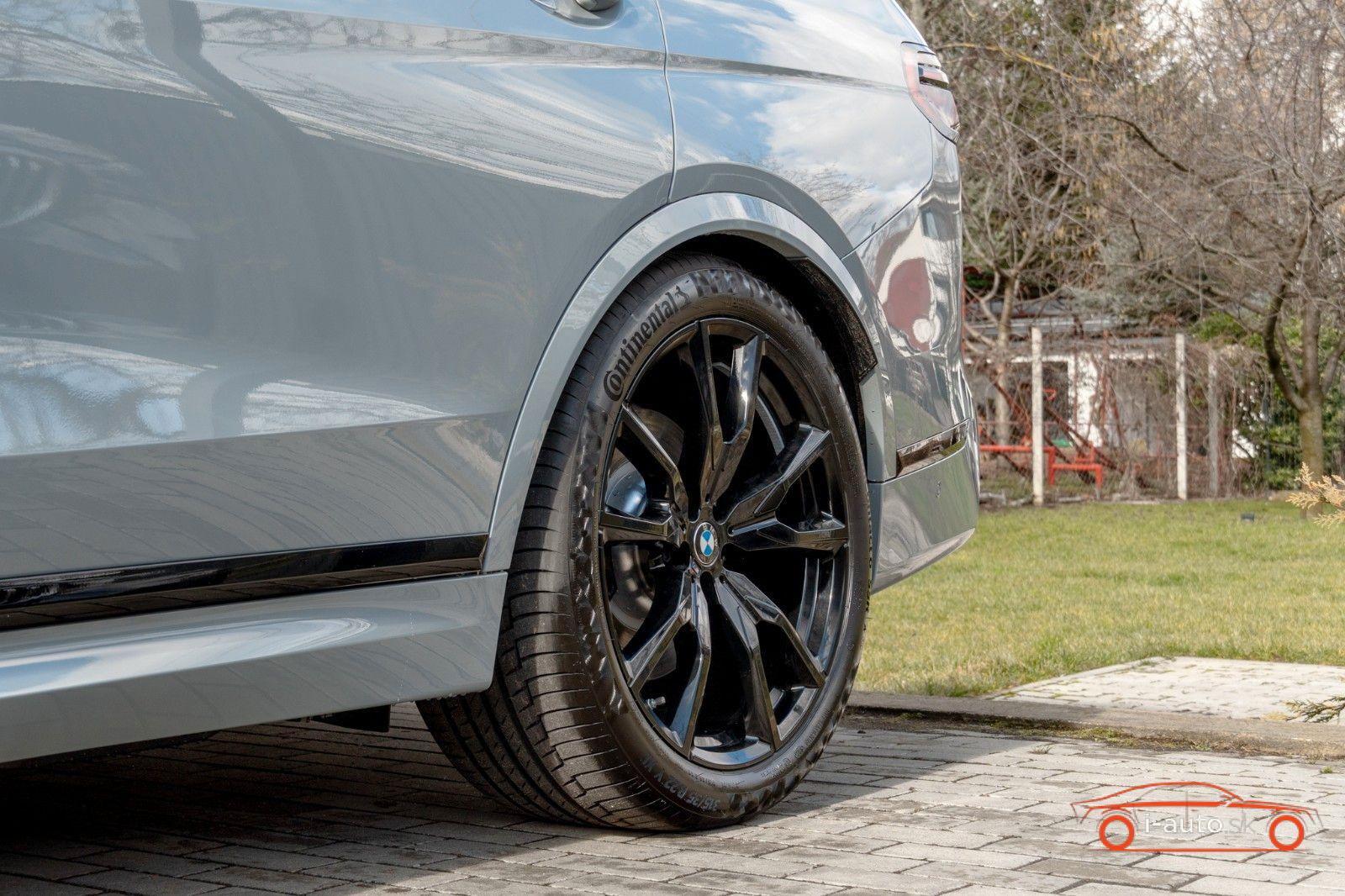 BMW X7 40d M  za 111400€