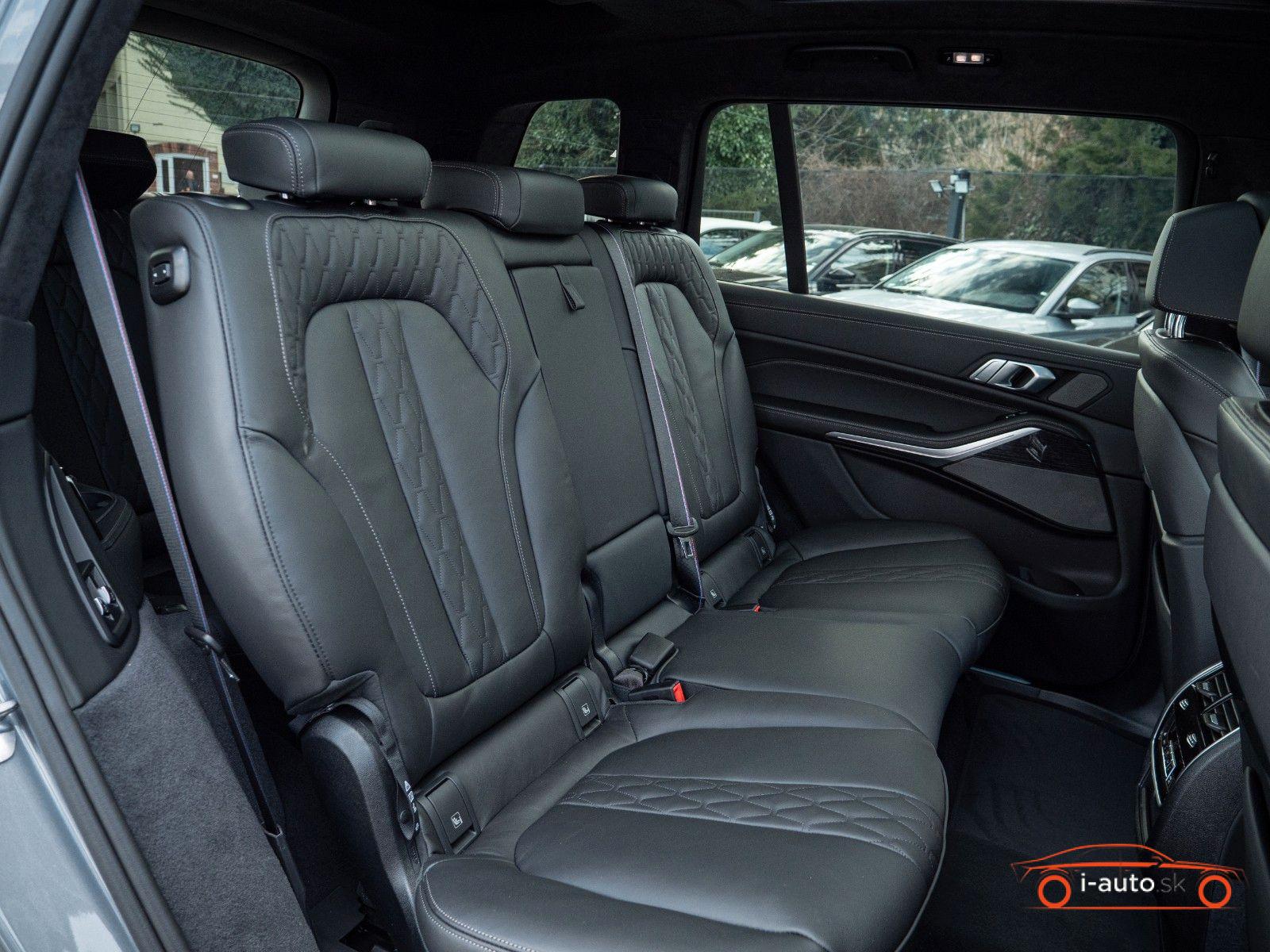 BMW X7 40d M  za 111300€