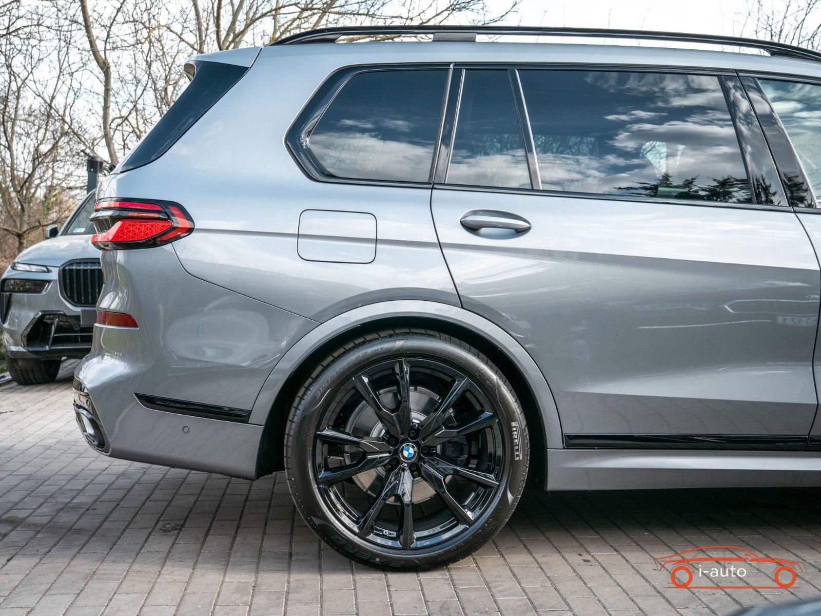 BMW X7 40d M  za 111300€