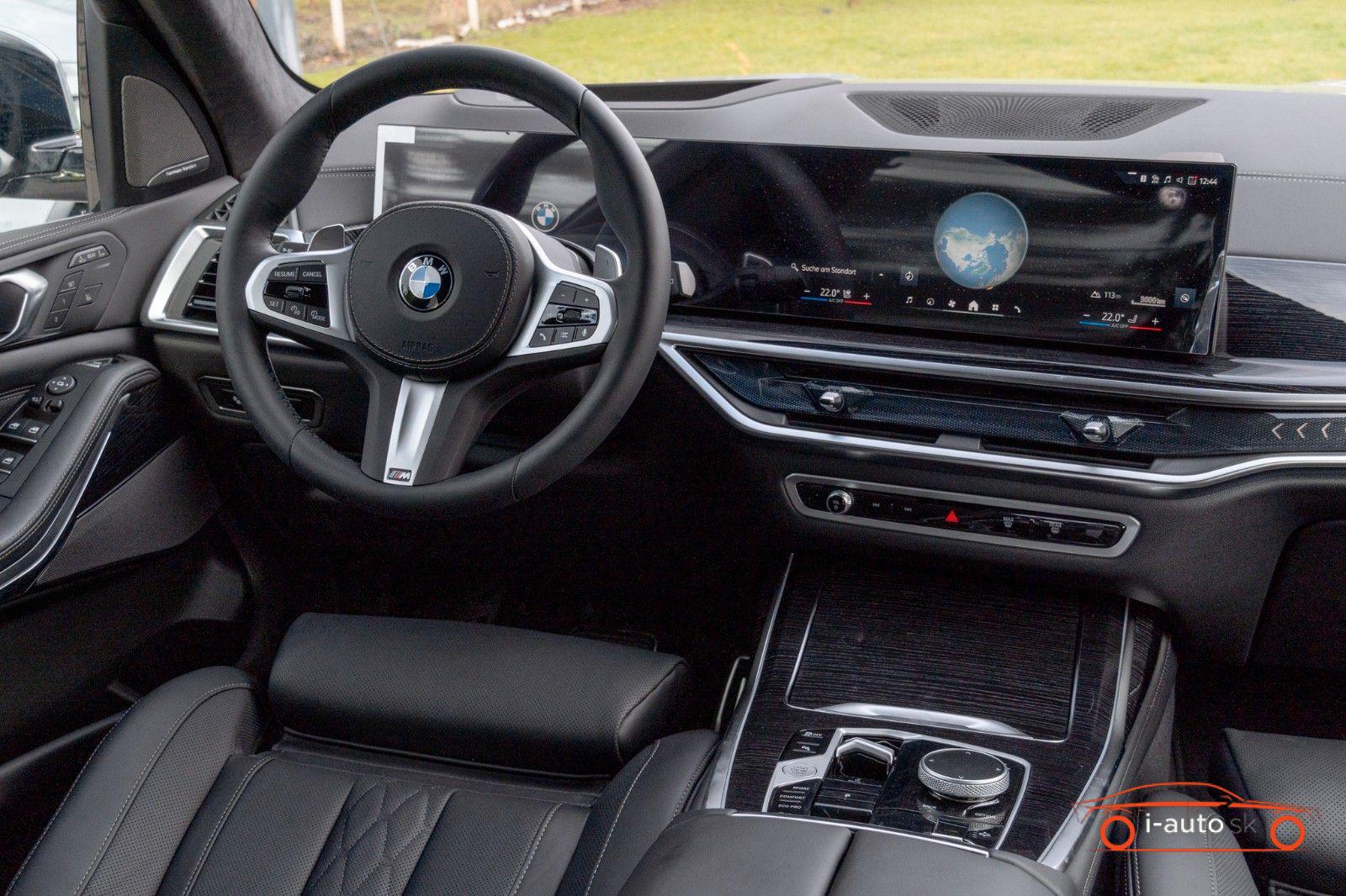 BMW X7 40d M  za 111400€