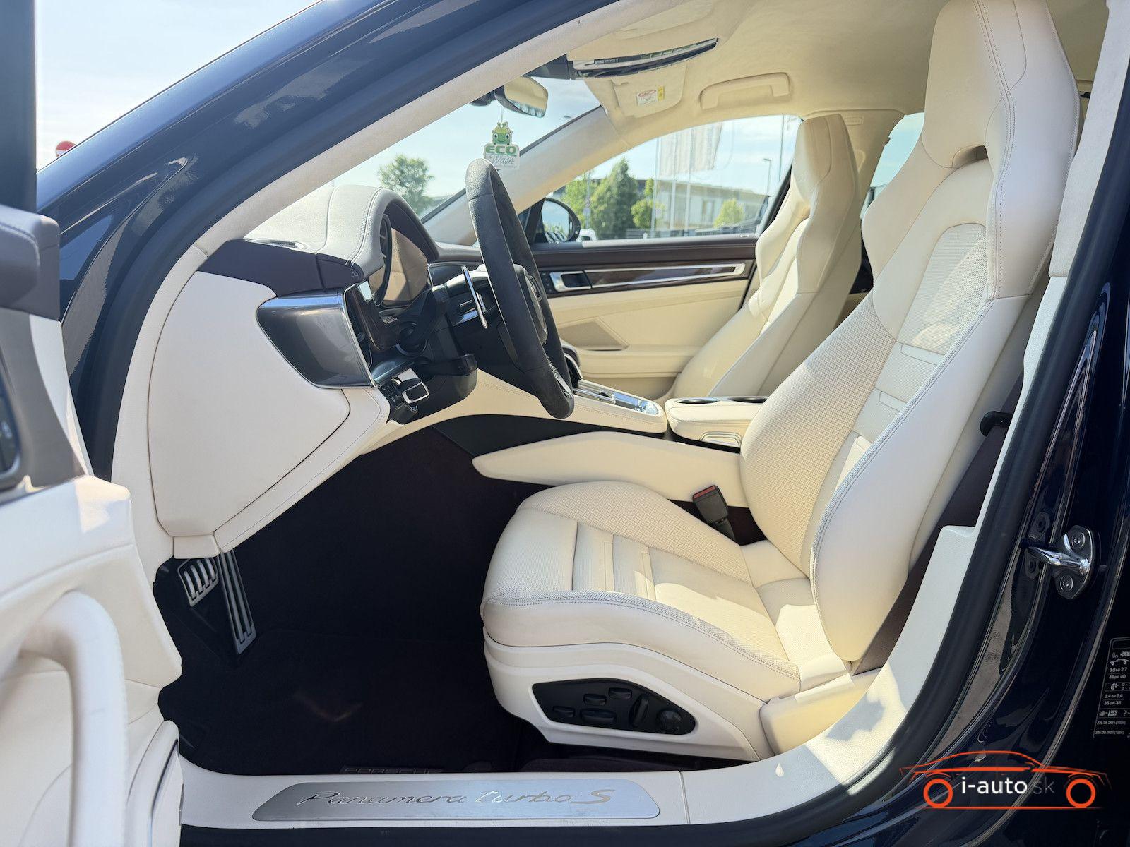 Porsche Panamera Turbo S Approved 08.2027 za 125900€