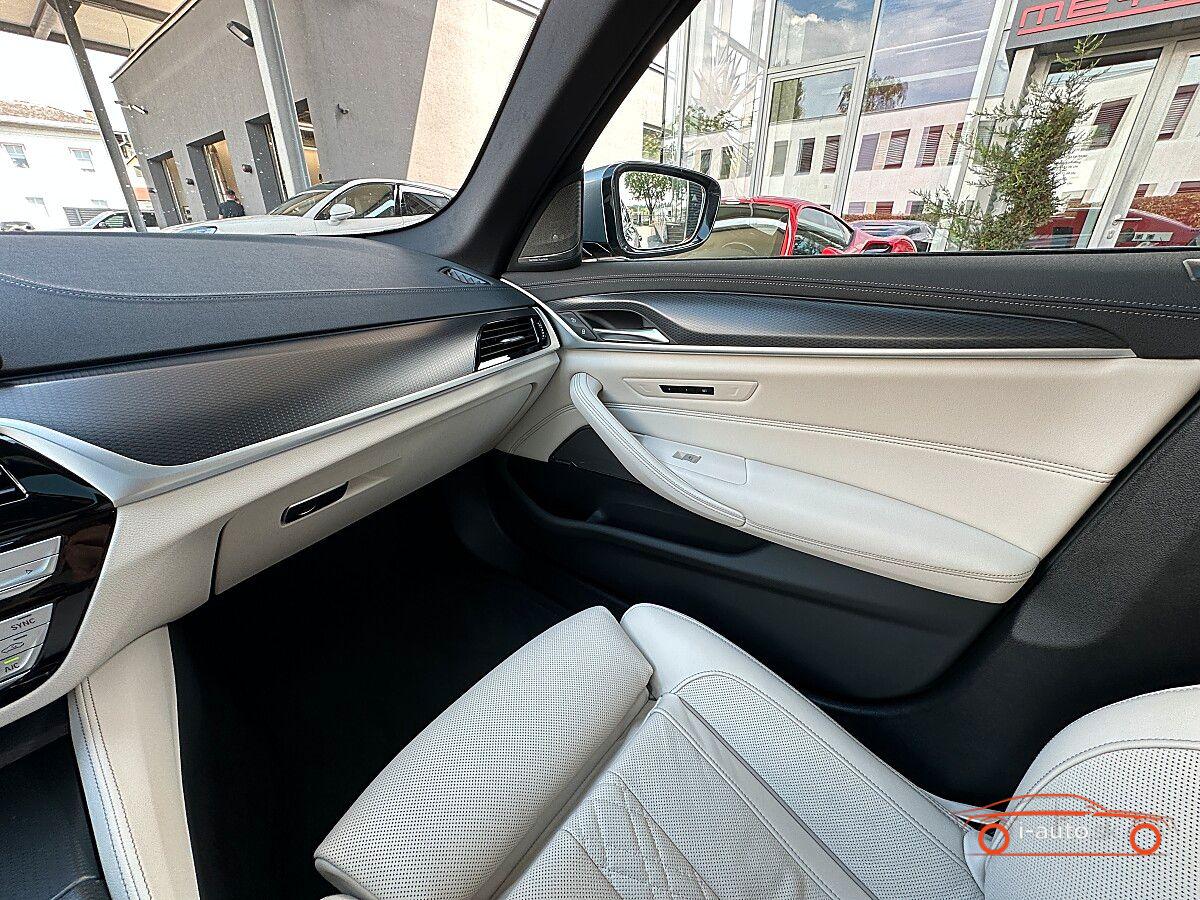 BMW 5 545e PHEV xDrive M za 64500€