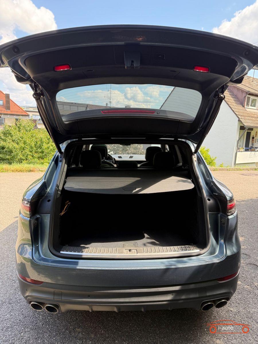 Porsche Cayenne S za 65700€