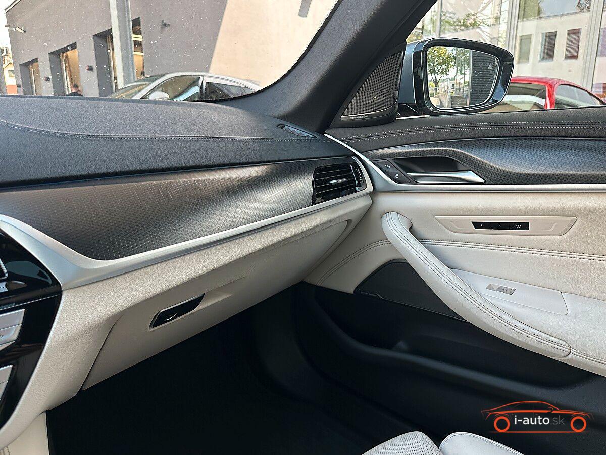BMW 5 545e PHEV xDrive M za 64500€