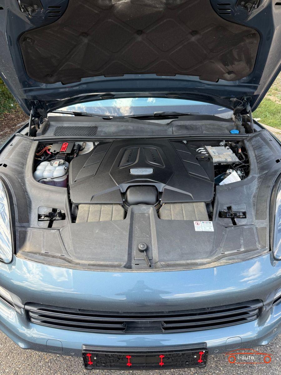 Porsche Cayenne S za 65700€