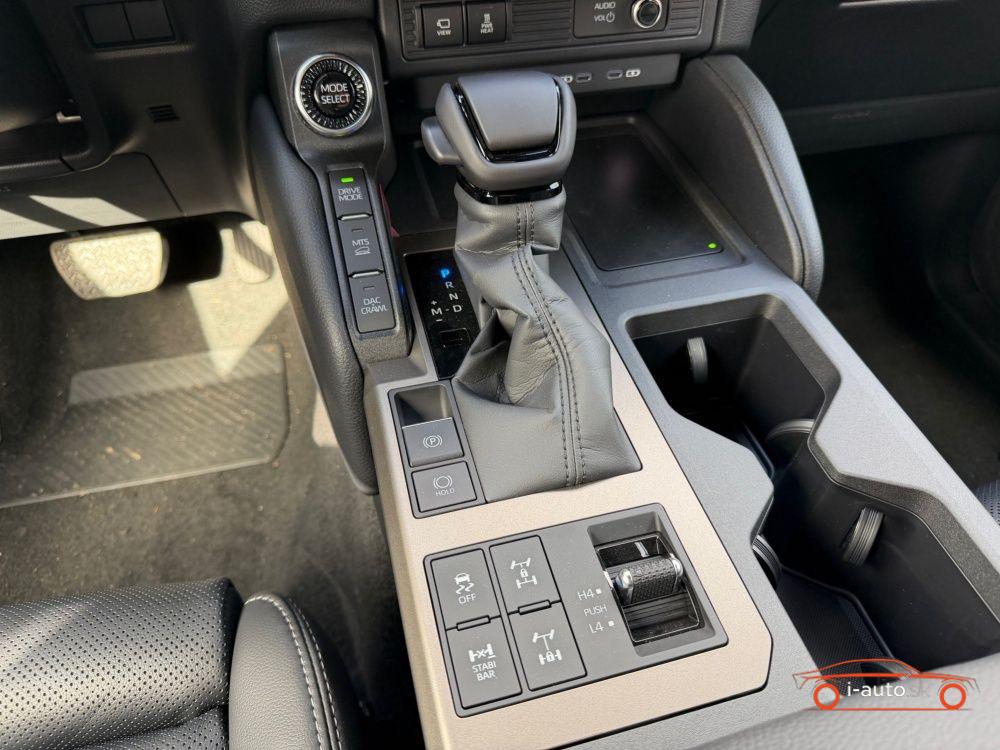 Toyota Land Cruiser 2.8 D-4D AT 48V 5-S za 94500€