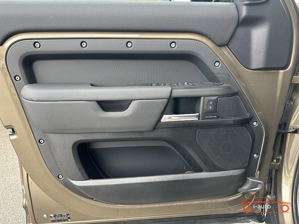 Land Rover Defender 110 D300 AWD X-Dynamic SE  za 78450€