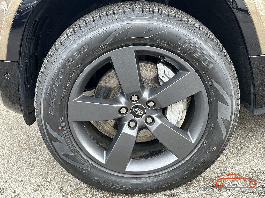 Land Rover Defender 110 D300 AWD X-Dynamic SE  za 78450€
