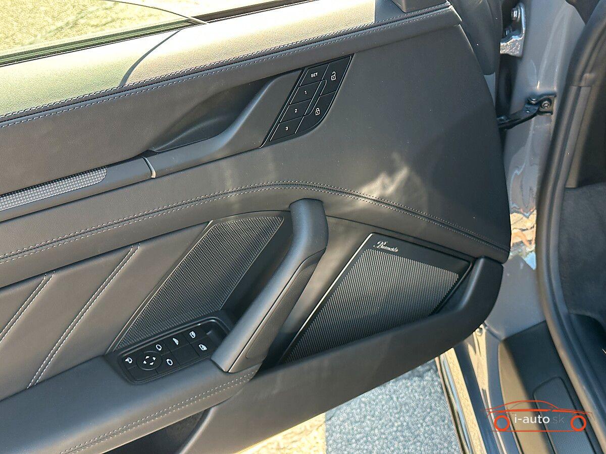 Porsche 992 911 992.2 Carrera Cabrio Turbo S  za 319380€