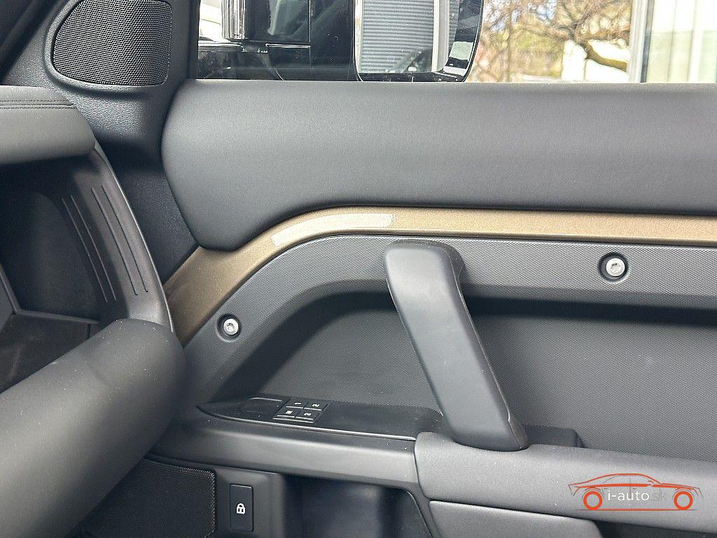 Land Rover Defender 110 D300 AWD X-Dynamic SE  za 78450€