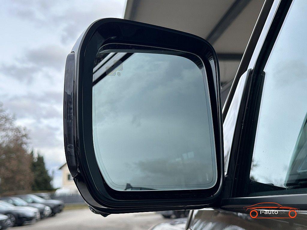 Land Rover Defender 110 D300 AWD X-Dynamic SE  za 78450€