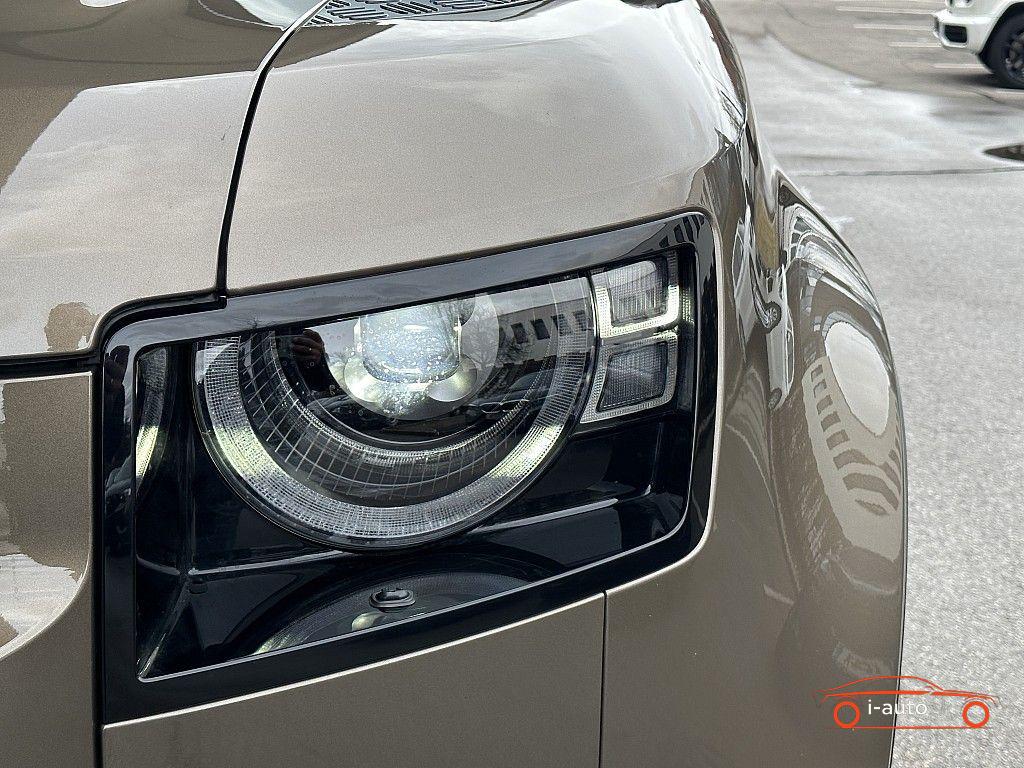 Land Rover Defender 110 D300 AWD X-Dynamic SE  za 78450€